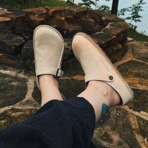 Birkenstock Lutry in Eggshell Suede